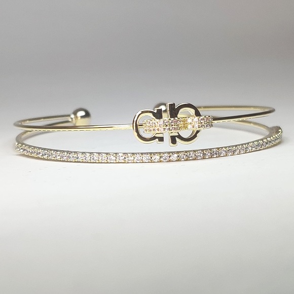 Jewelry - Brand New Fashion fancy designer Bracelet for women (Gold)